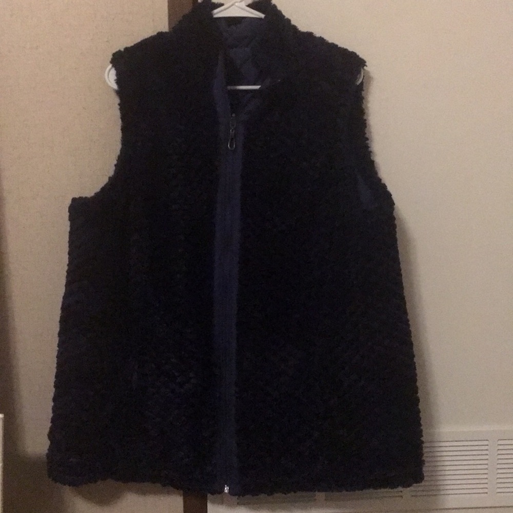 D & Co. Vest-reversible!